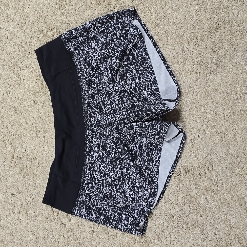 Lululemon Run Times Short Iced Wave White Black / Black Size‎ 8